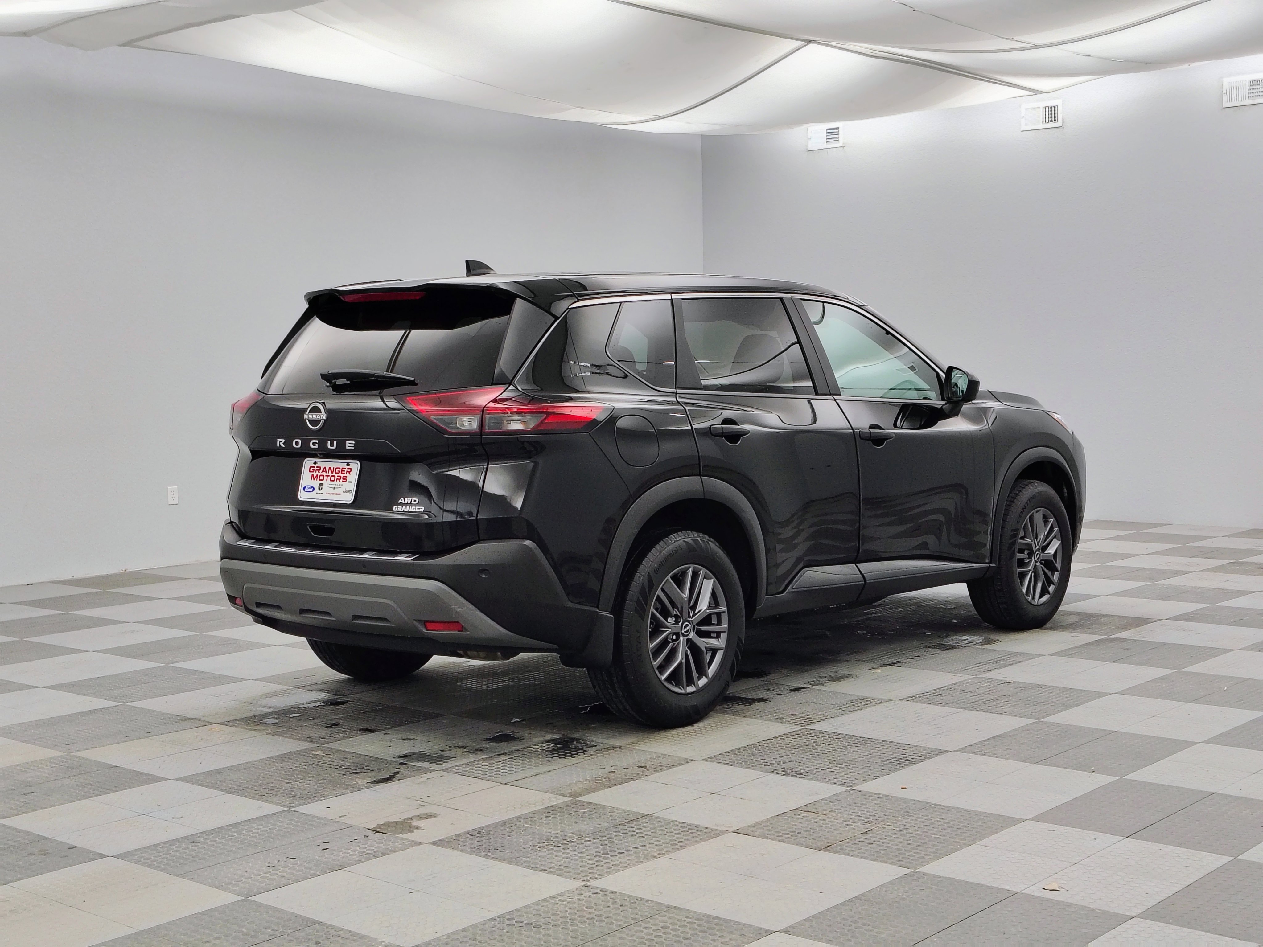 Used 2022 Nissan Rogue S image 8