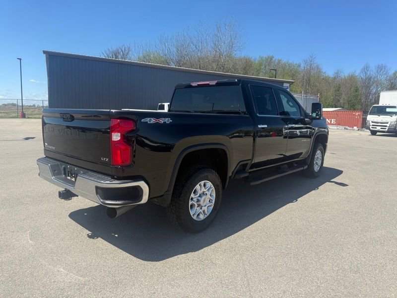 Used 2022 Chevrolet Silverado 2500 LTZ AWD/4WD image 6