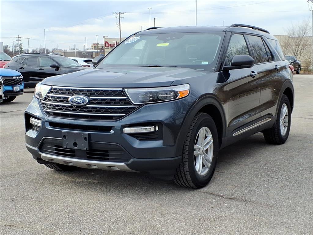Used 2022 Ford Explorer XLT w/ Equipment Group 202A image 2