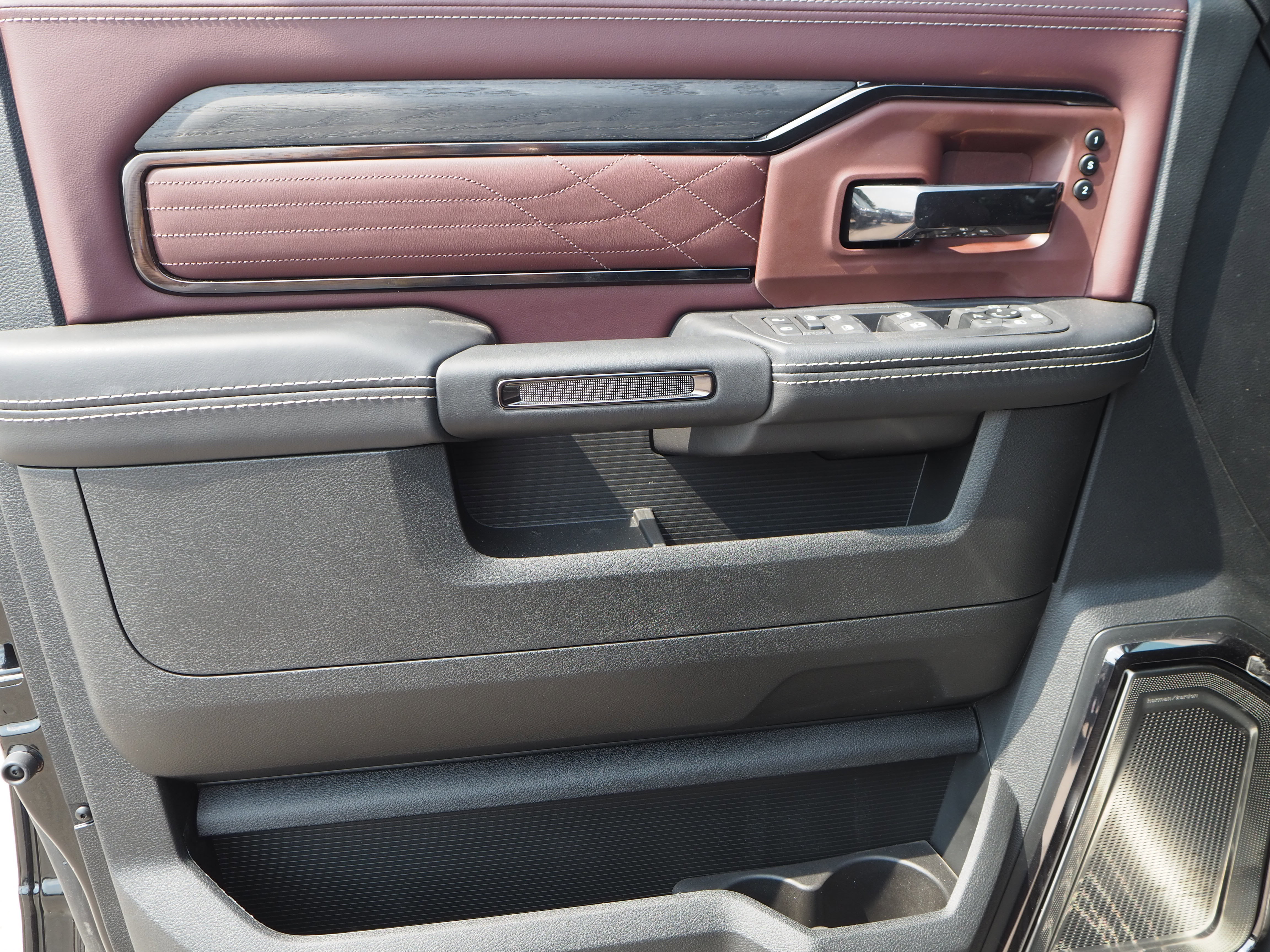 New 2025 RAM 2500 Limited AWD/4WD image 26