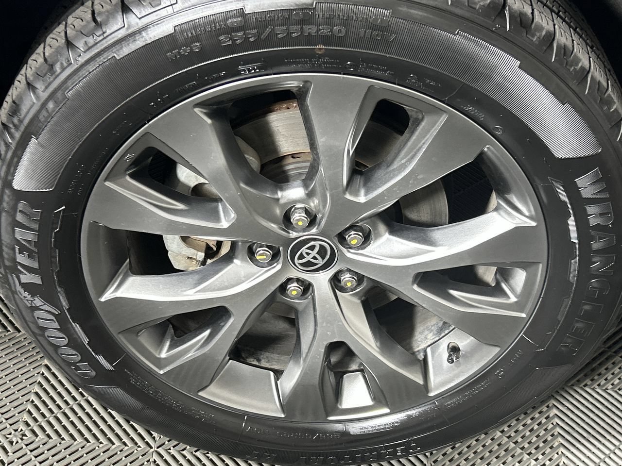 Used 2024 Toyota Grand Highlander AWD image 10