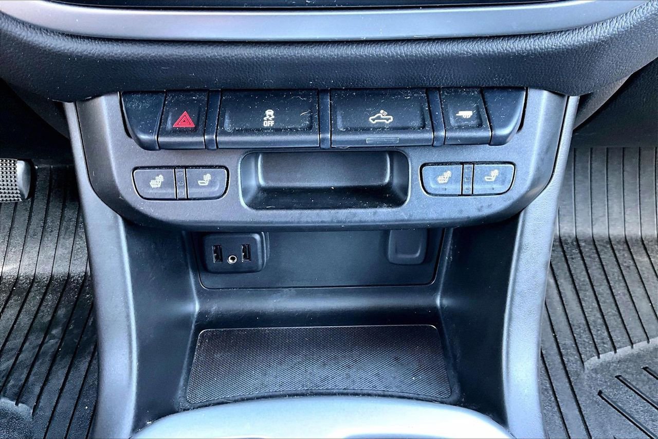 Used 2021 Chevrolet Colorado LT w/ Luxury Package AWD/4WD image 16