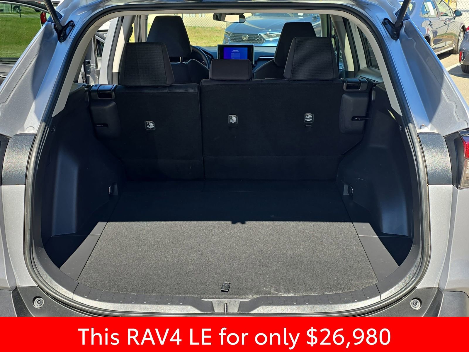 Used 2023 Toyota RAV4 LE FWD image 18