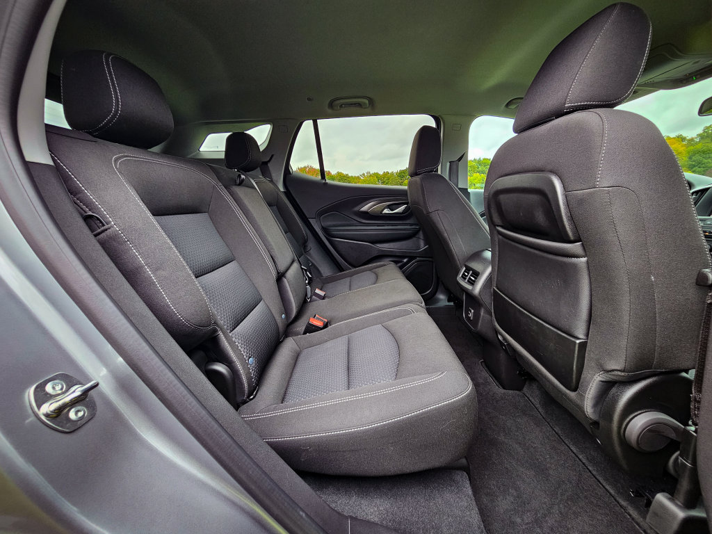 Used 2024 GMC Terrain SLE w/ Driver Convenience Package AWD/4WD image 38