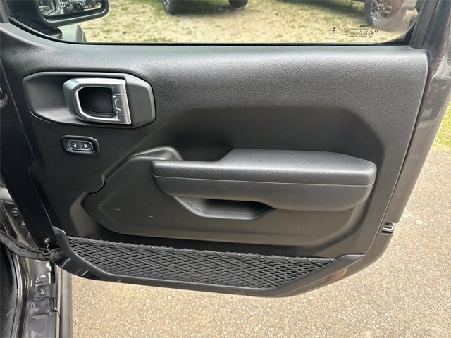 Used 2024 Jeep Gladiator Rubicon w/ Technology Group image 14