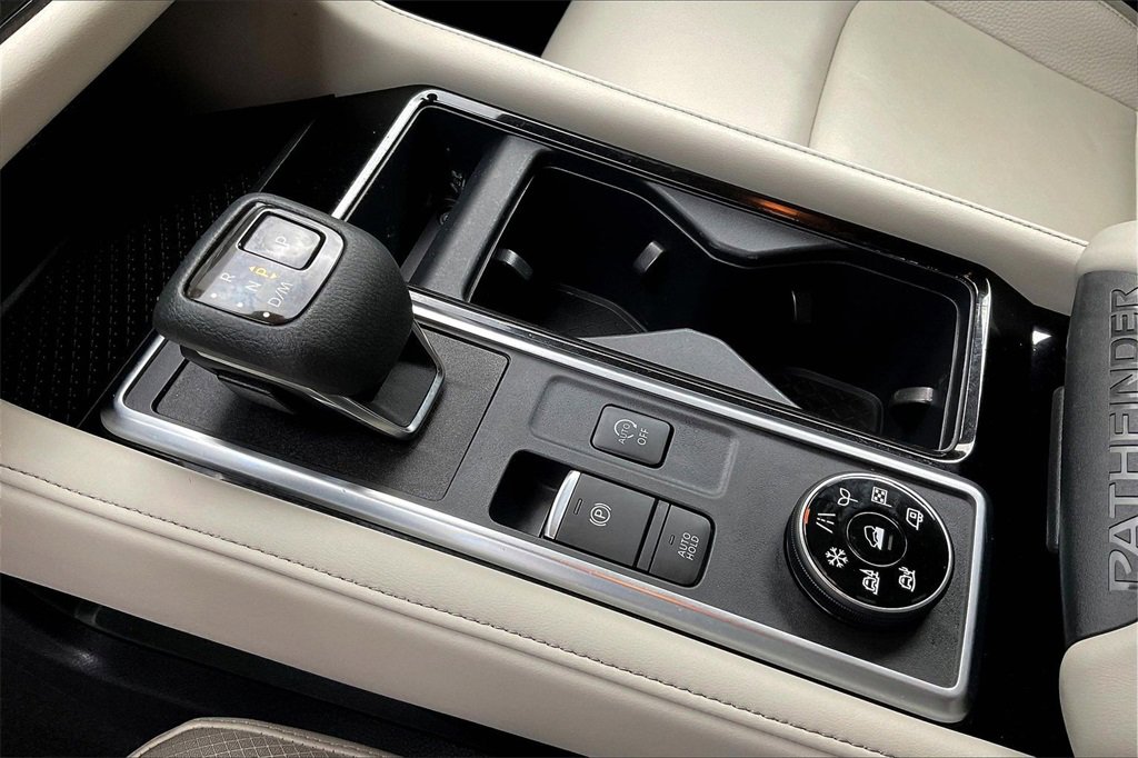 Used 2022 Nissan Pathfinder SL image 15