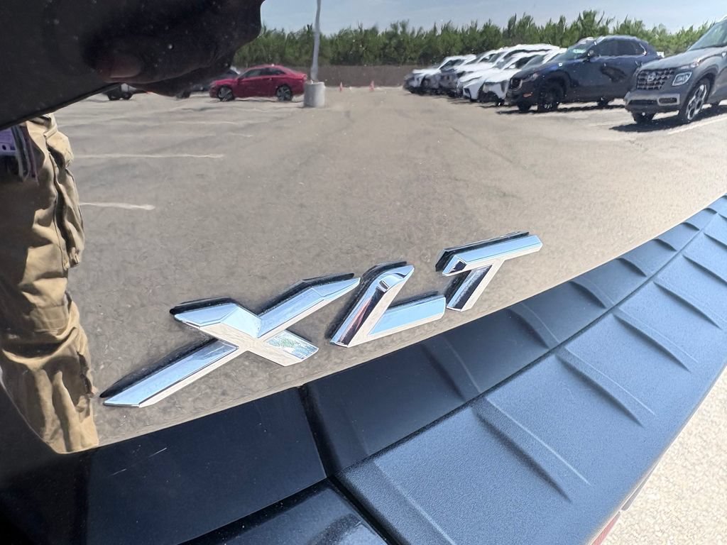 Used 2023 Ford Explorer XLT w/ Equipment Group 202A AWD/4WD image 29