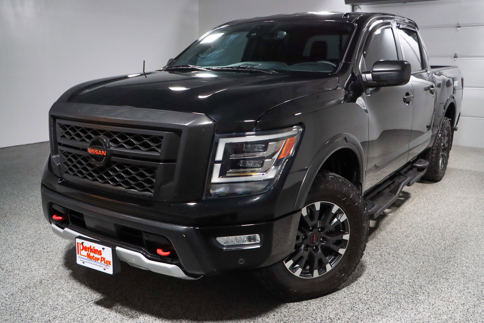 Used 2021 Nissan Titan PRO-4X w/ Pro-4x Utility Package image 33