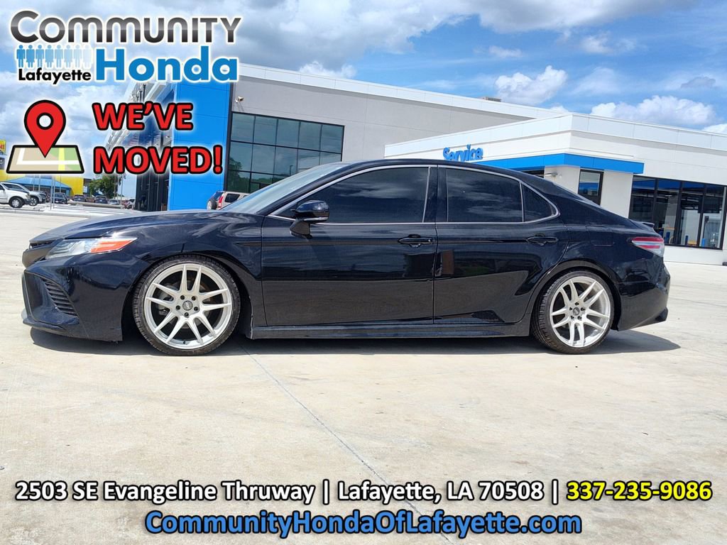 Used 2020 Toyota Camry XSE FWD image 3