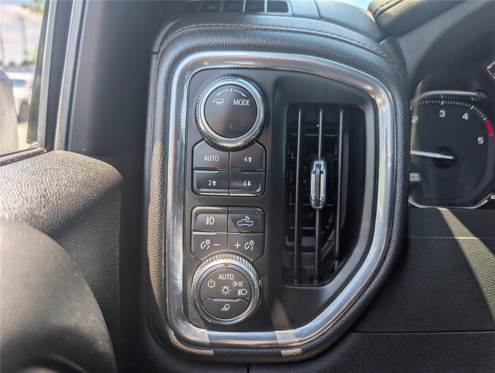 Used 2023 GMC Sierra 2500 AT4 w/ AT4 Preferred Package AWD/4WD image 22