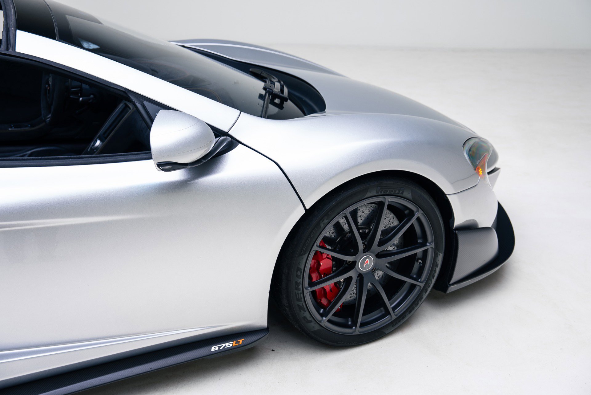 Used 2016 McLaren 675LT image 22