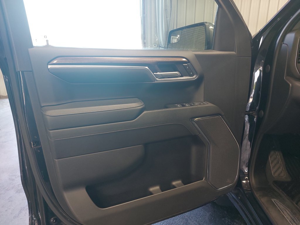 Used 2023 Chevrolet Silverado 1500 LT AWD/4WD image 27