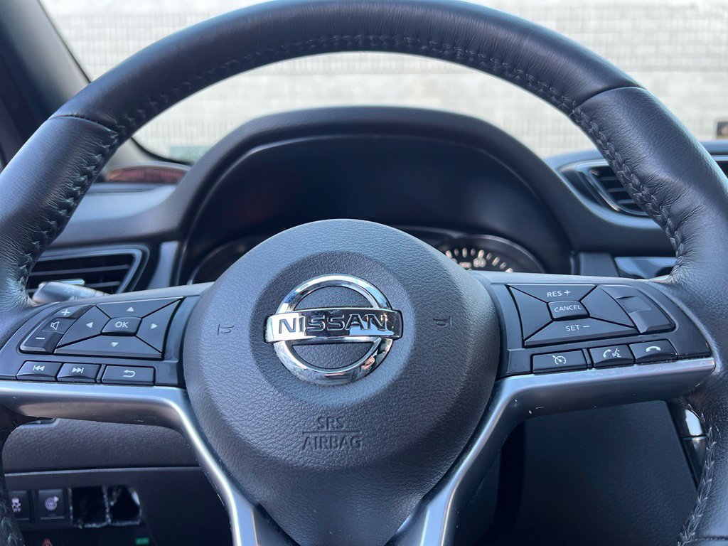 Used 2017 Nissan Rogue Sport SL w/ SL Premium Package FWD image 34