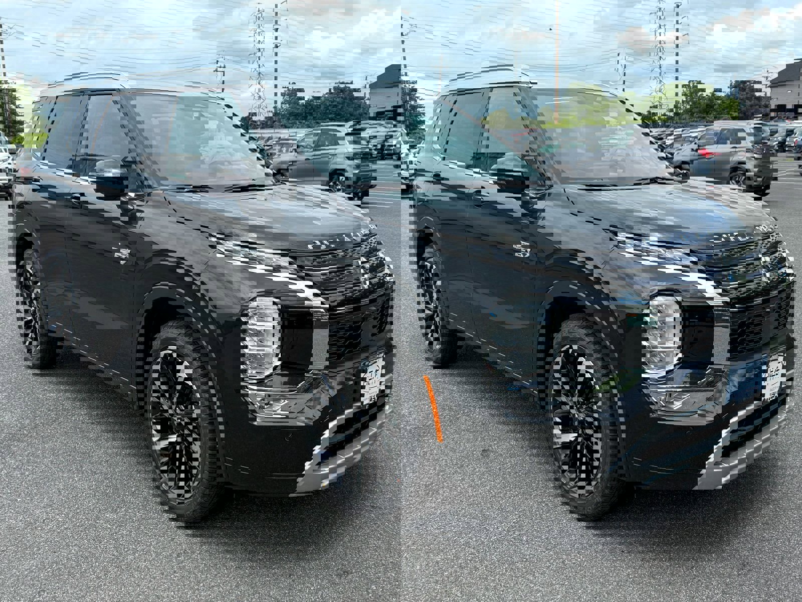 New 2025 Mitsubishi Outlander 4WD Plug-In Hybrid image 1