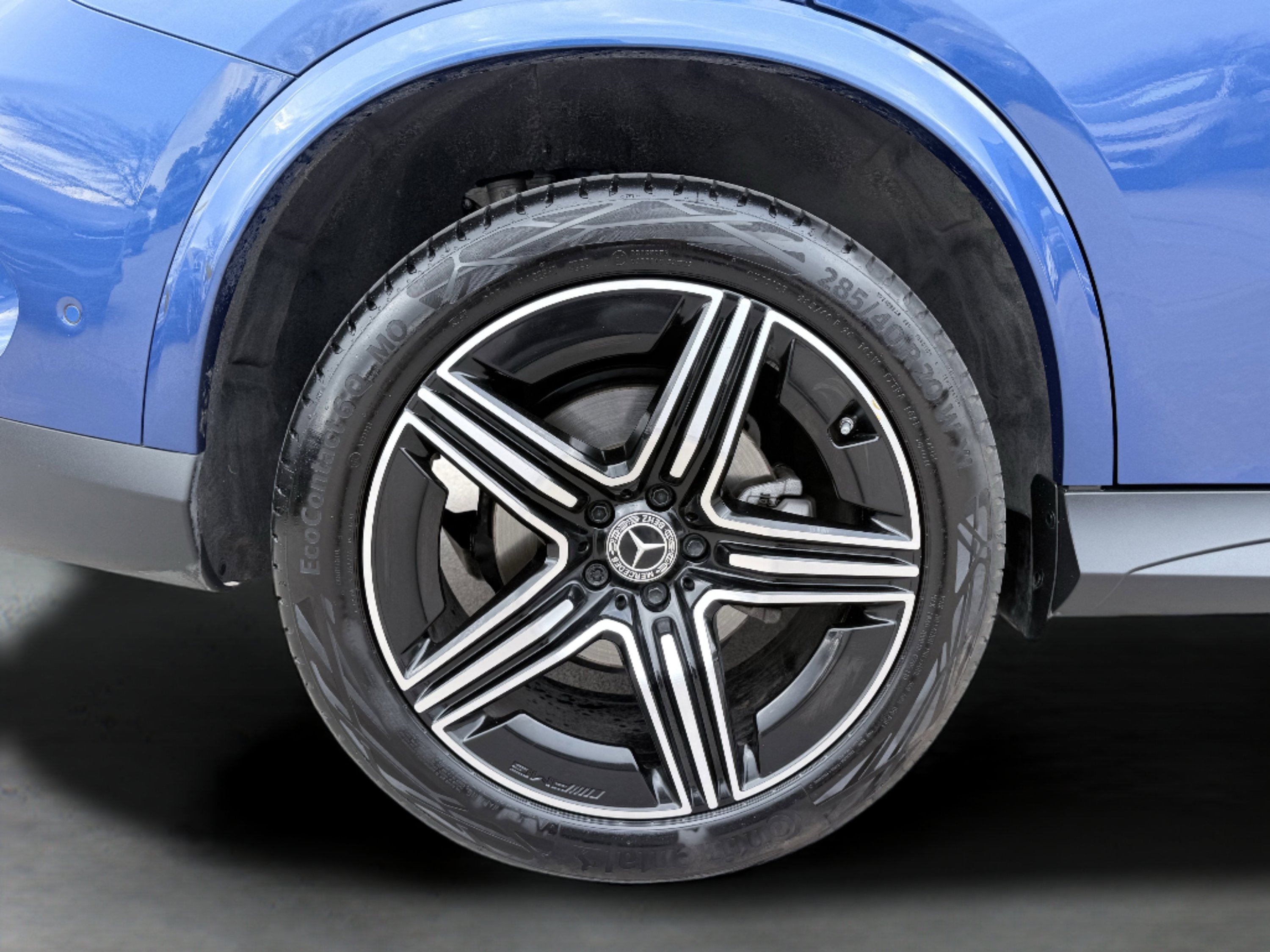 Used 2024 Mercedes-Benz GLC 300 4MATIC w/ AMG Line image 10