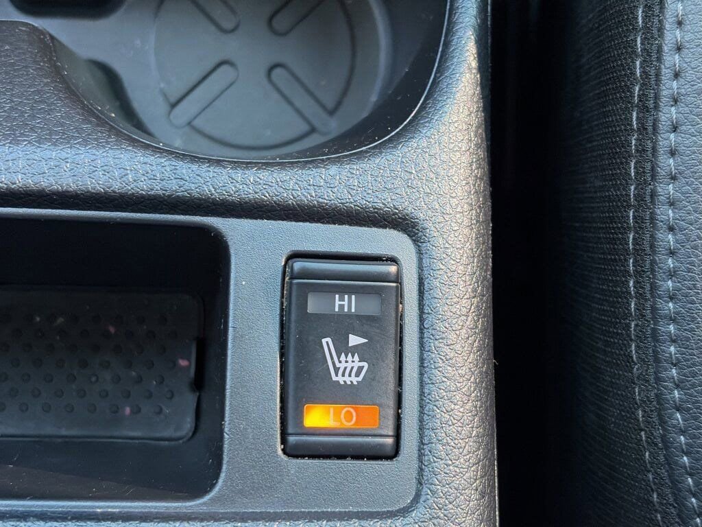 Used 2022 Nissan Rogue Sport SL image 18