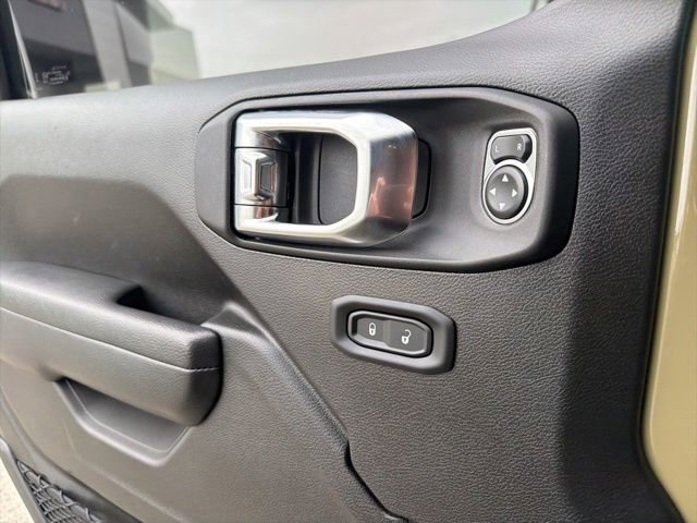 Used 2025 Jeep Wrangler Unlimited Sport AWD/4WD image 25