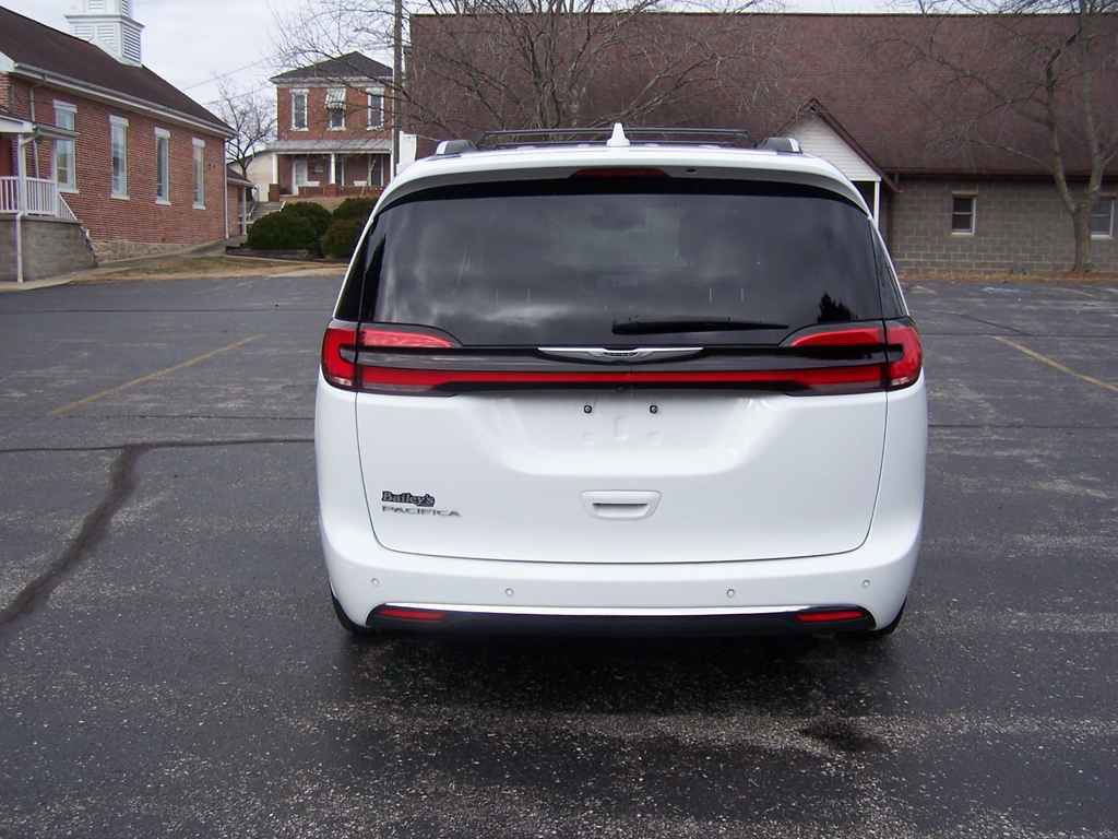 Used 2021 Chrysler Pacifica Touring-L FWD image 5