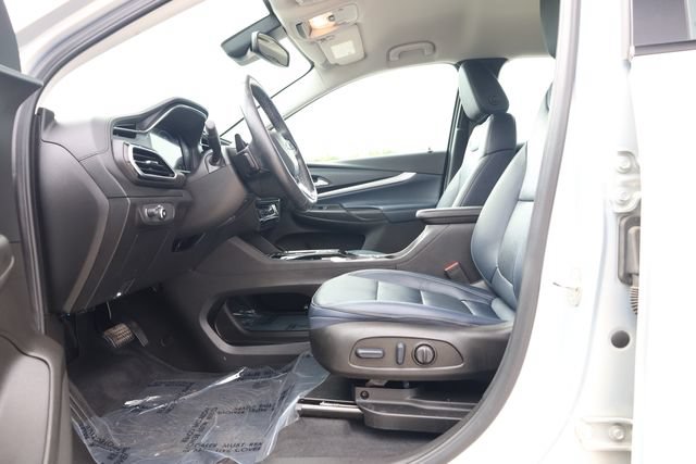 Used 2023 Chevrolet Bolt EUV LT w/ Convenience Package FWD image 13