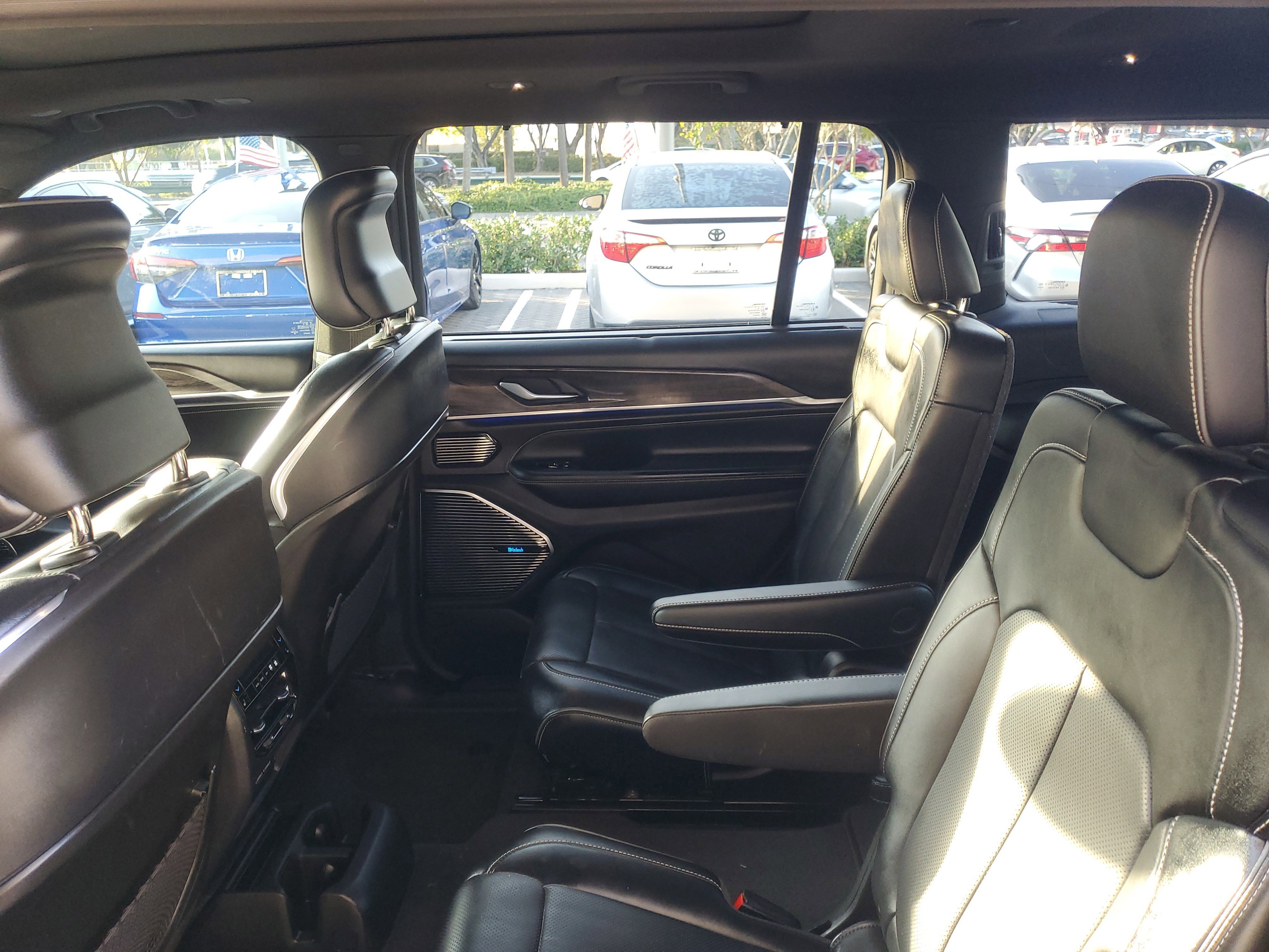 Used 2021 Jeep Grand Cherokee L Overland w/ Luxury Tech Group IV image 11