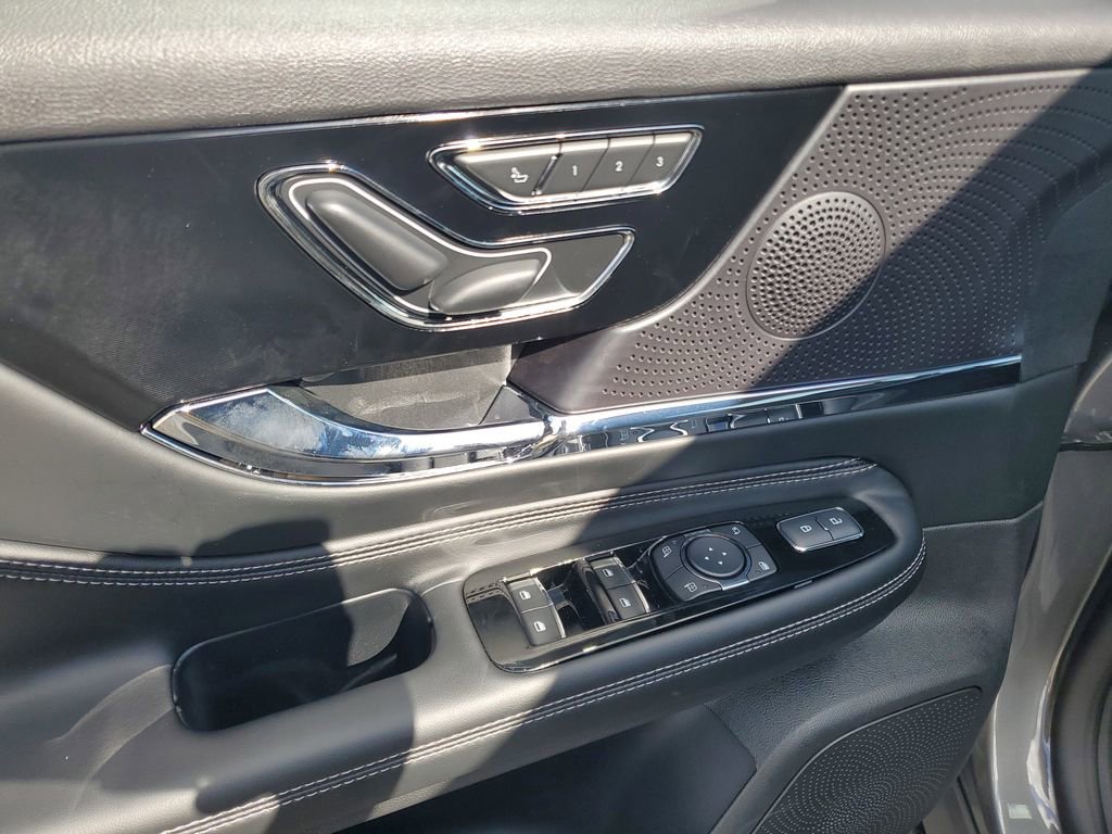 New 2025 Lincoln Corsair Grand Touring image 18