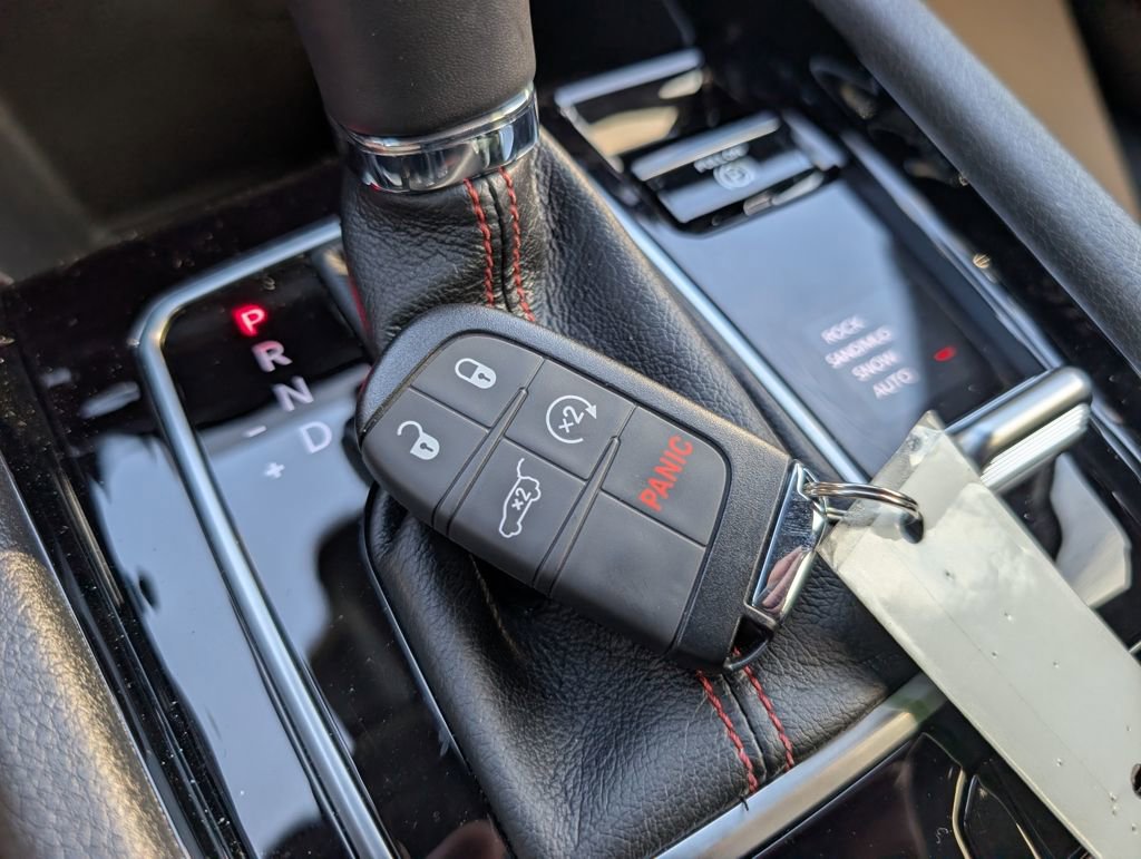 New 2026 Jeep Compass Trailhawk w/ Sun, Sound & Navigation Group AWD/4WD image 20