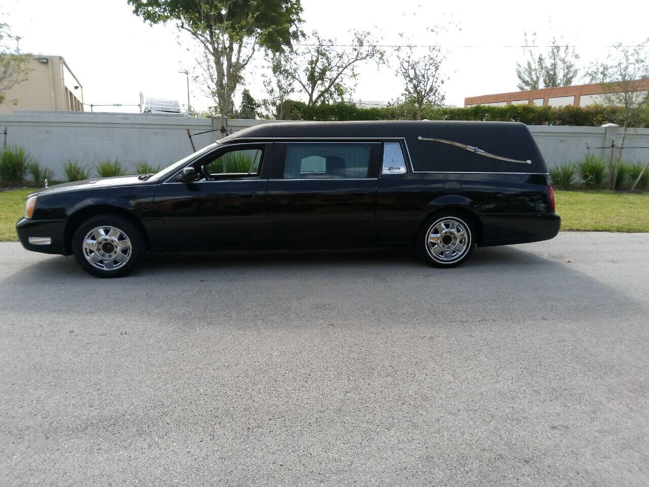 Used 2003 Cadillac De Ville Hearse image 4