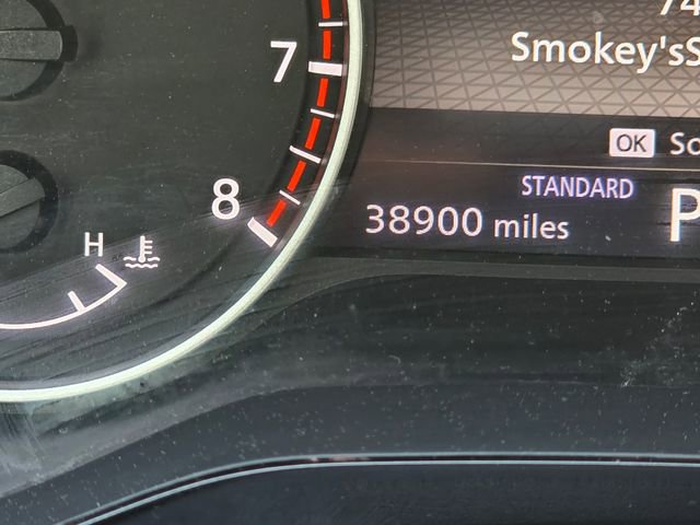 Used 2022 Nissan Pathfinder SV w/ SV Premium Package image 16