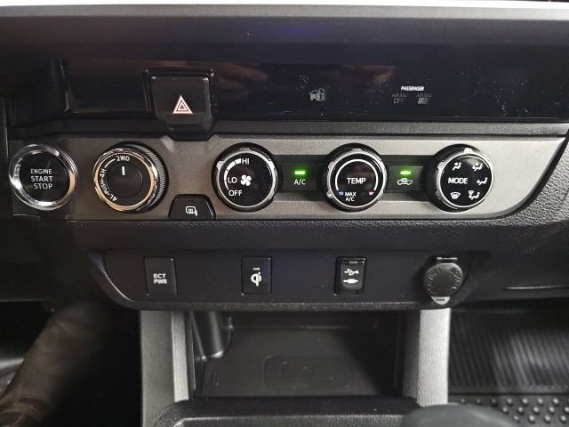 Used 2016 Toyota Tacoma TRD Sport w/ Towing Package AWD/4WD image 23