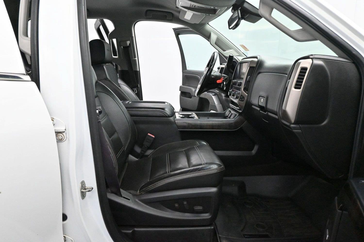Used 2015 GMC Sierra 2500 Denali w/ Duramax Plus Package AWD/4WD image 32