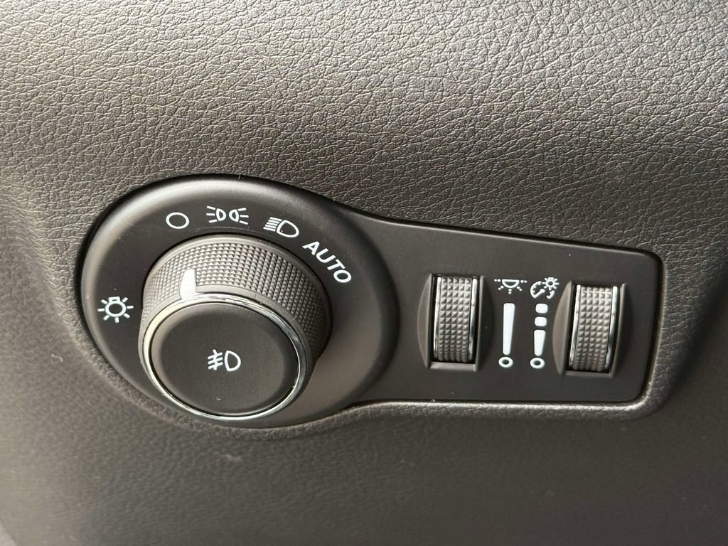 New 2026 Jeep Compass Limited AWD/4WD image 24