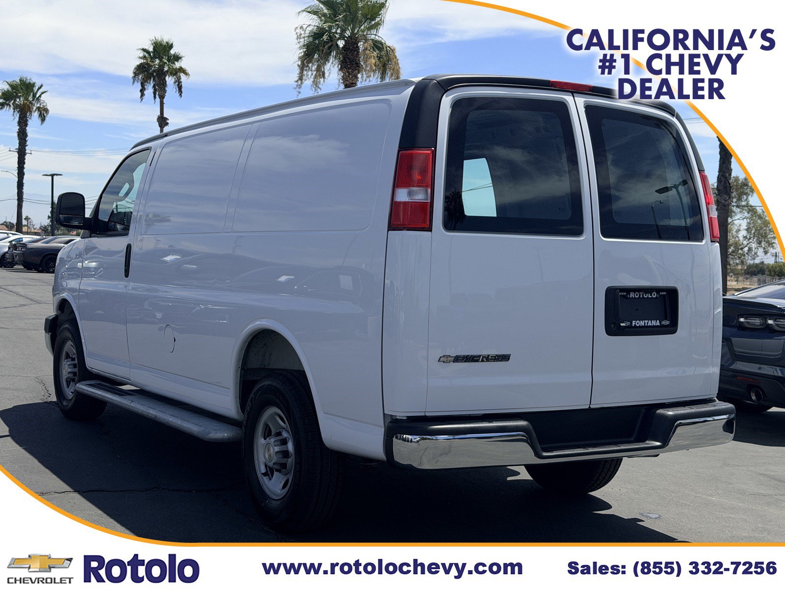 Used 2025 Chevrolet Express 2500 w/ Driver Convenience Package RWD image 4