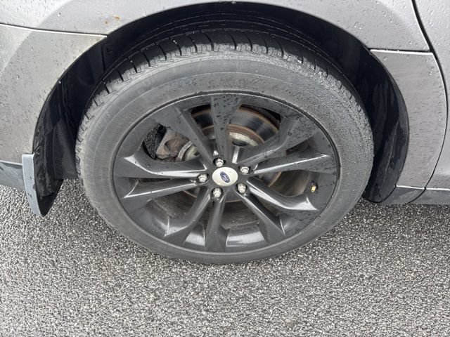 Used 2013 Ford Taurus SEL FWD image 9