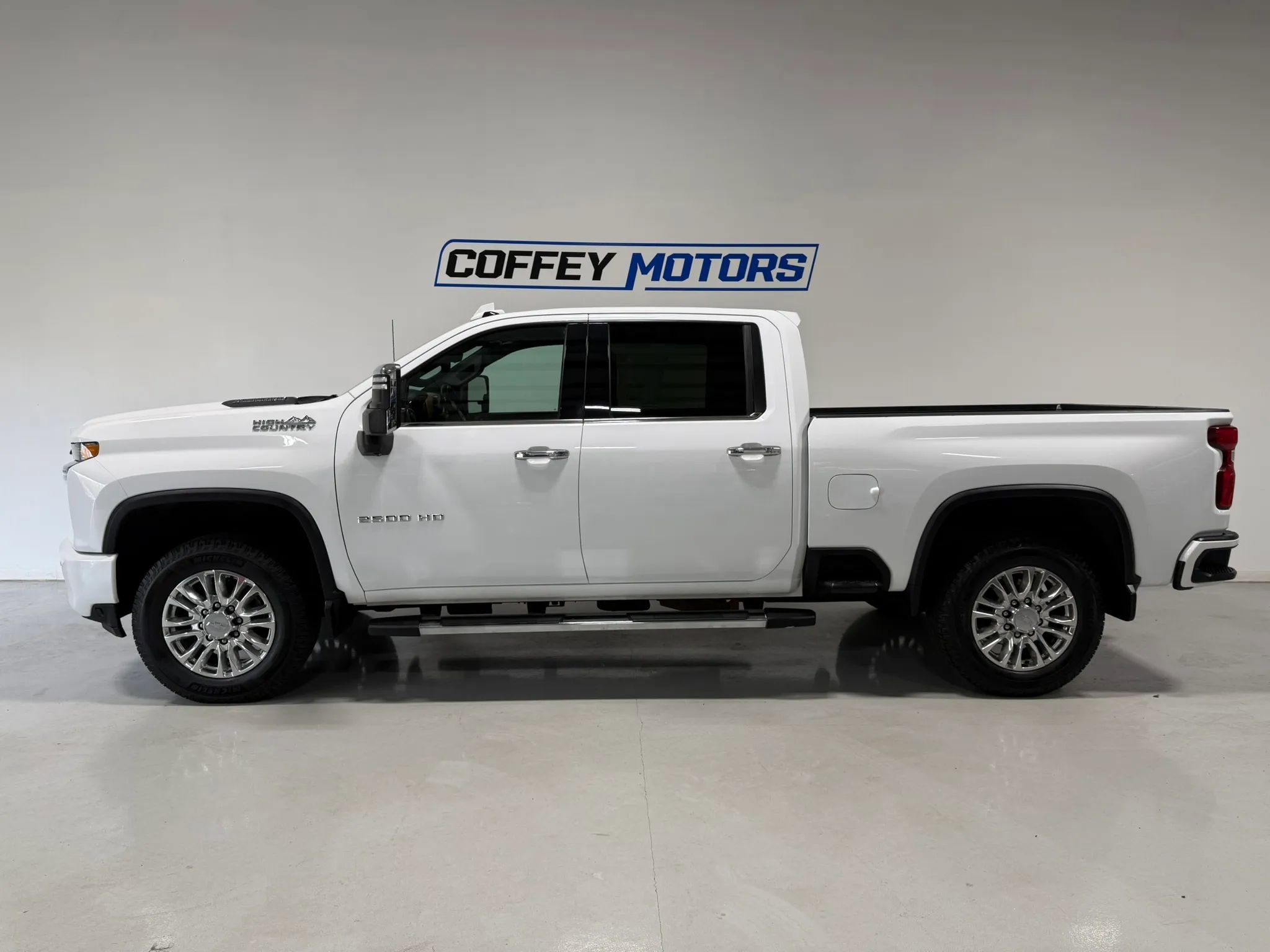 Used 2020 Chevrolet Silverado 2500 High Country AWD/4WD image 3