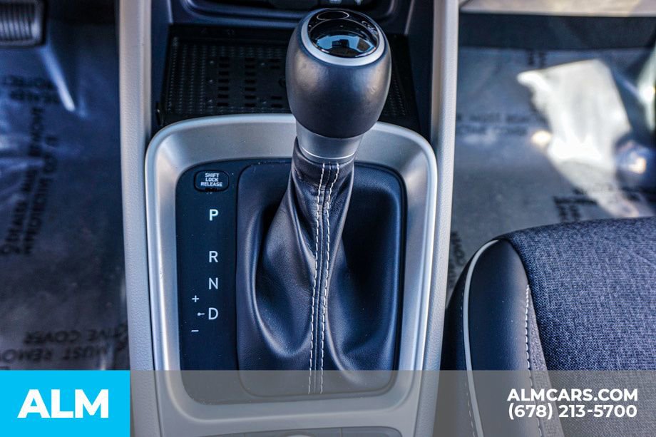 Used 2024 Hyundai Venue Limited image 45