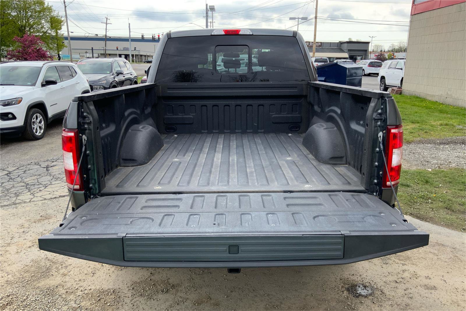 Used 2018 Ford F150 XLT w/ Equipment Group 302A Luxury AWD/4WD image 12