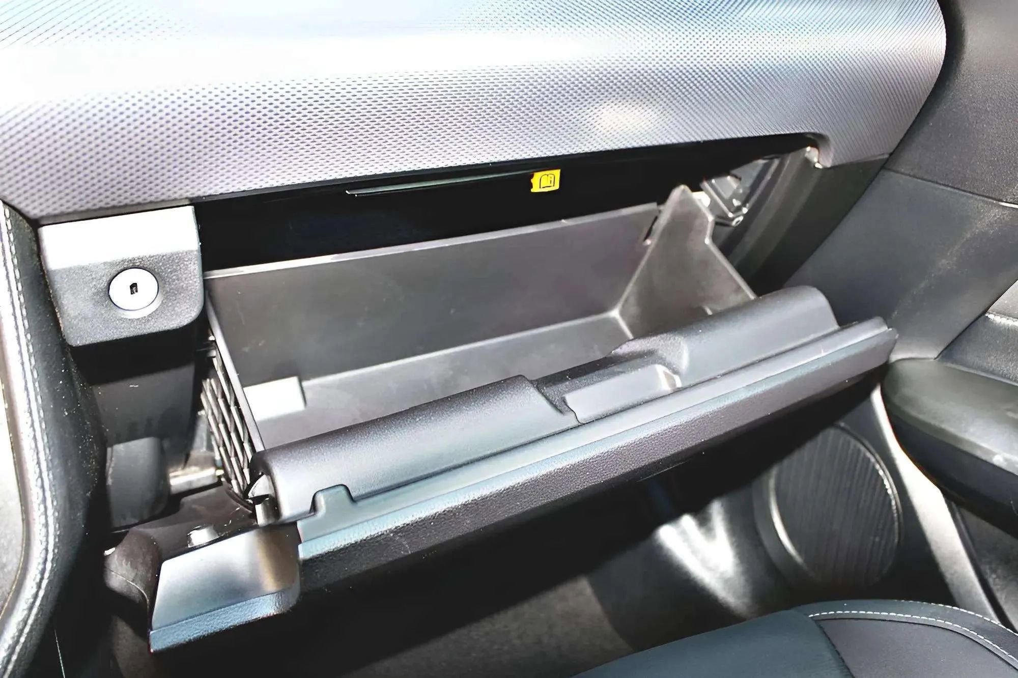 Used 2016 Ford Mustang Coupe image 18