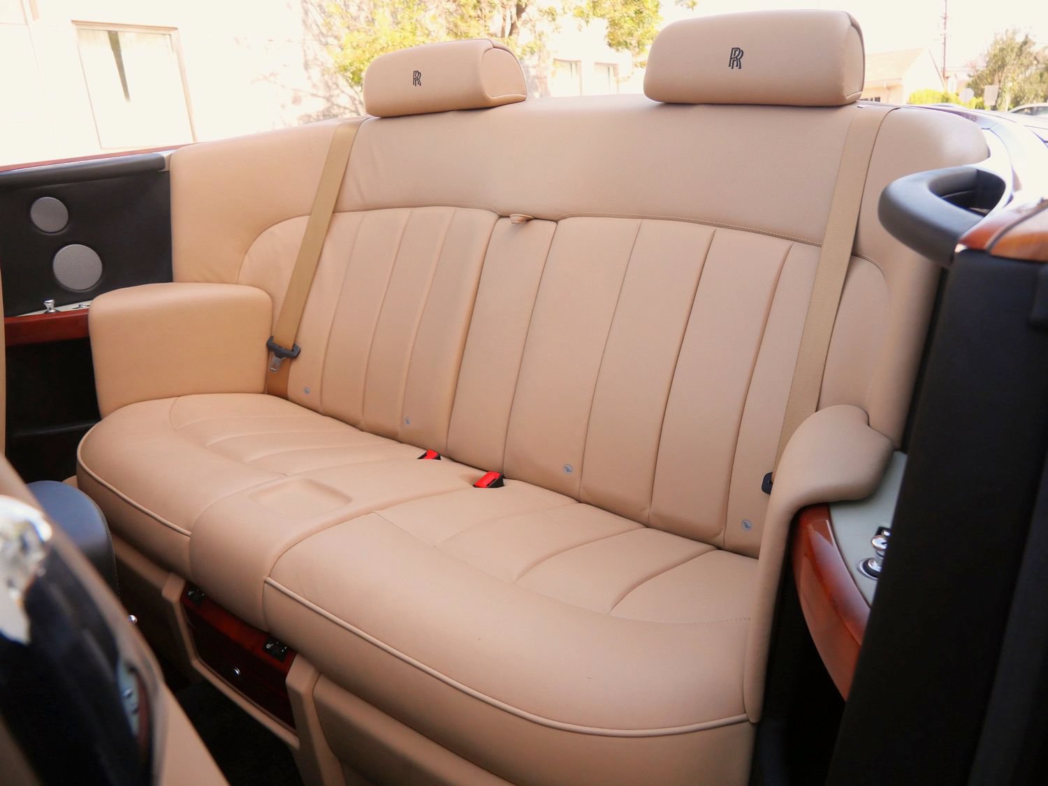 Used 2013 Rolls-Royce Phantom Drophead Coupe RWD image 8