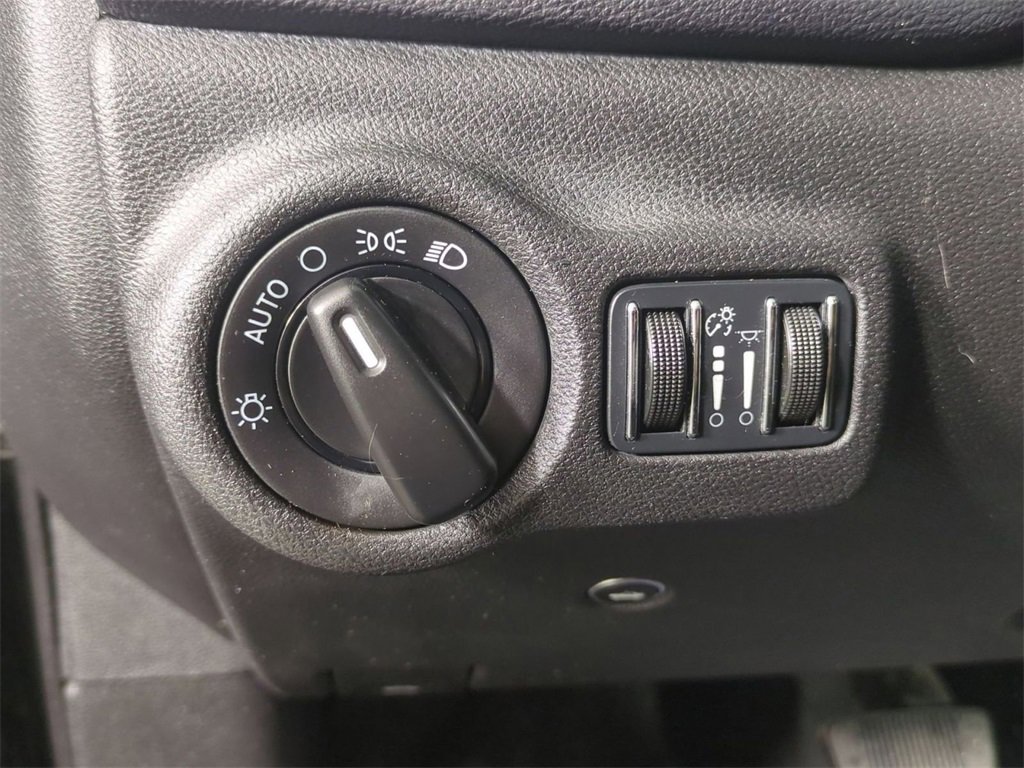 Used 2015 Dodge Dart SXT image 15