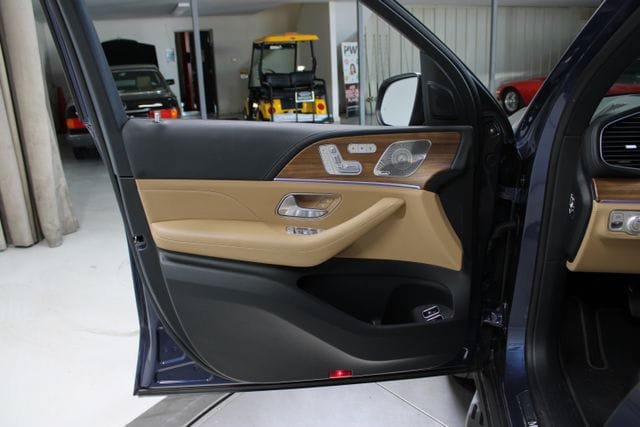 Used 2025 Mercedes-Benz GLE 450e 4MATIC image 30