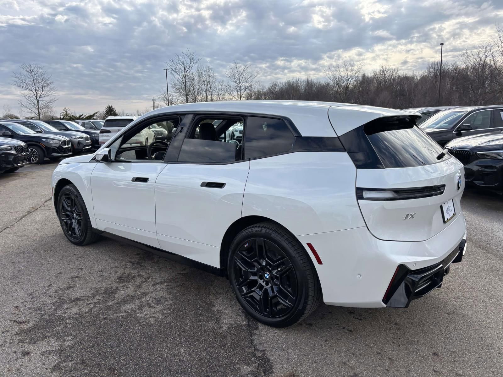 New 2026 BMW iX xDrive60 w/ M Sport Package AWD/4WD image 5