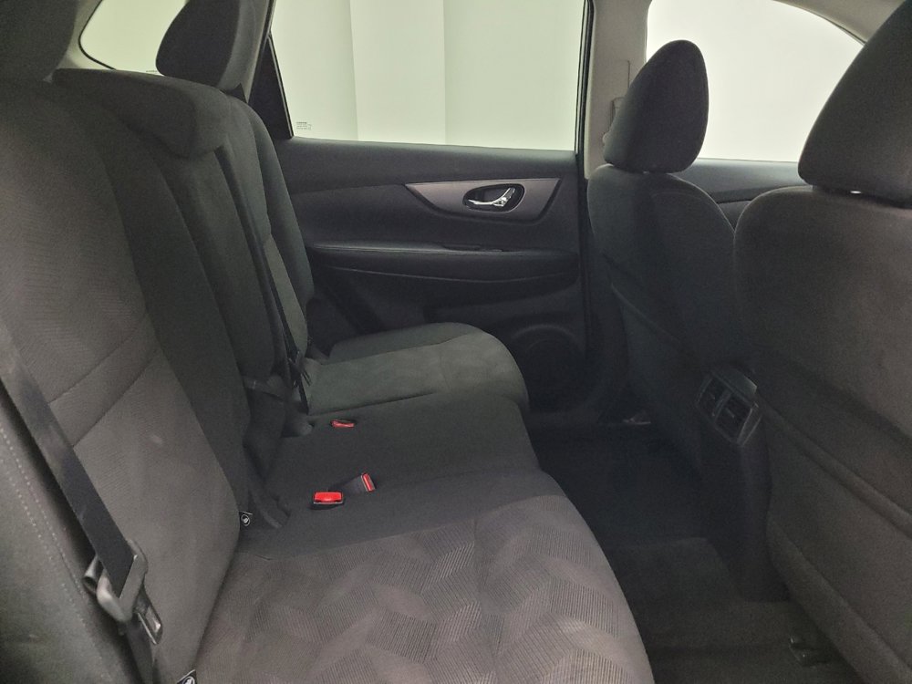 Used 2016 Nissan Rogue SV image 19