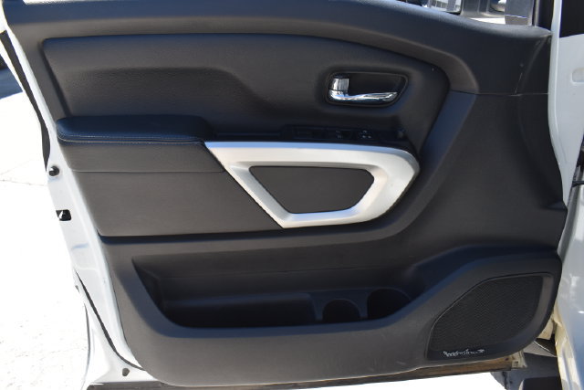 Used 2017 Nissan Titan PRO-4X AWD/4WD image 13