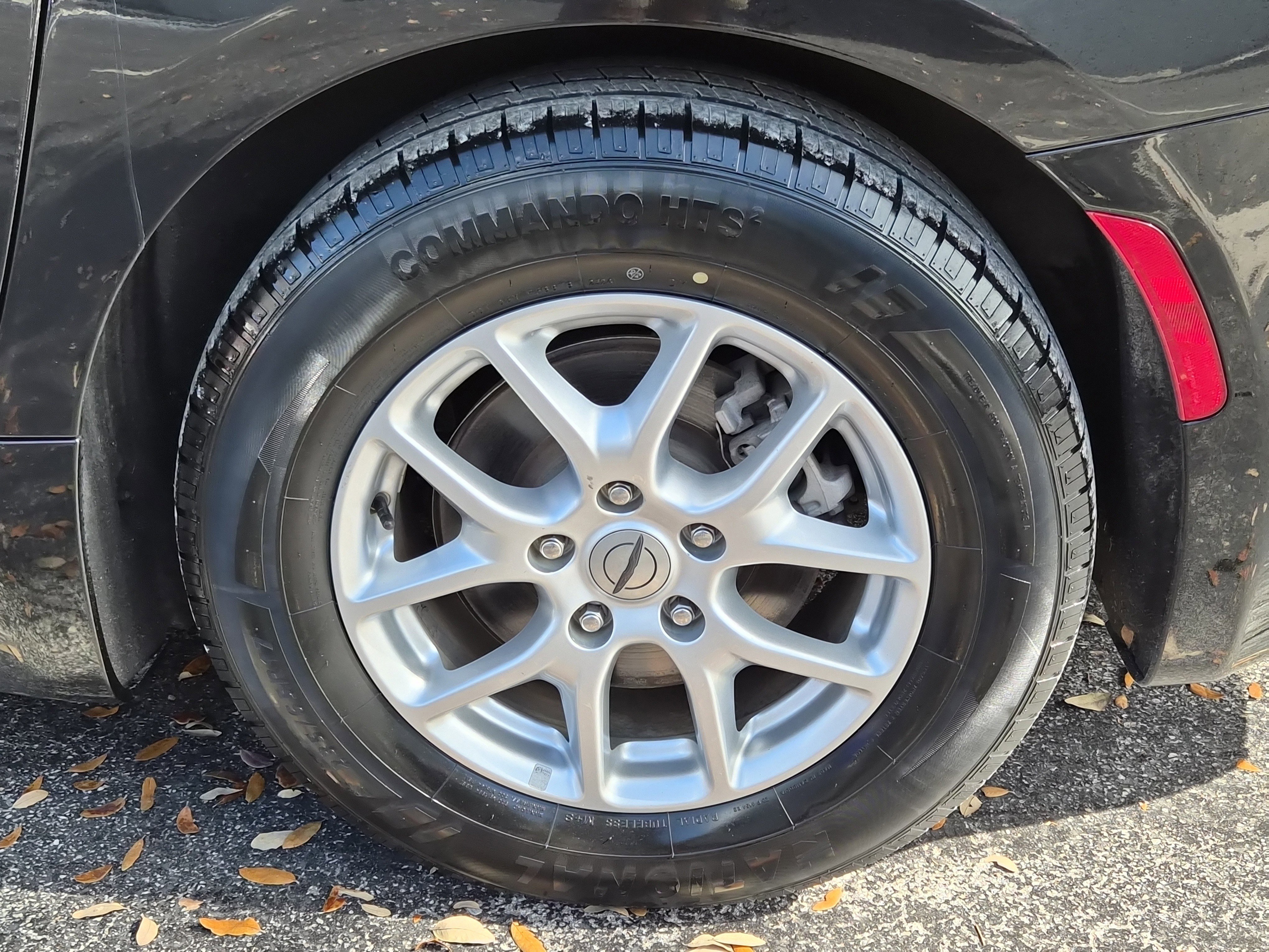 Used 2022 Chrysler Pacifica Touring-L image 8