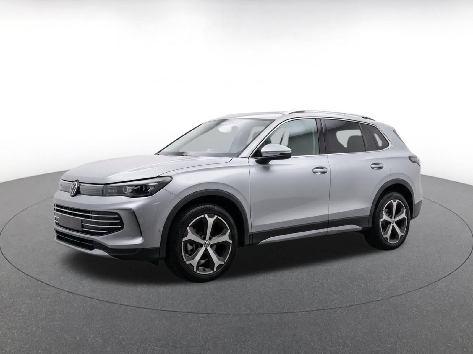 Used 2026 Volkswagen Tiguan SE AWD/4WD image 15