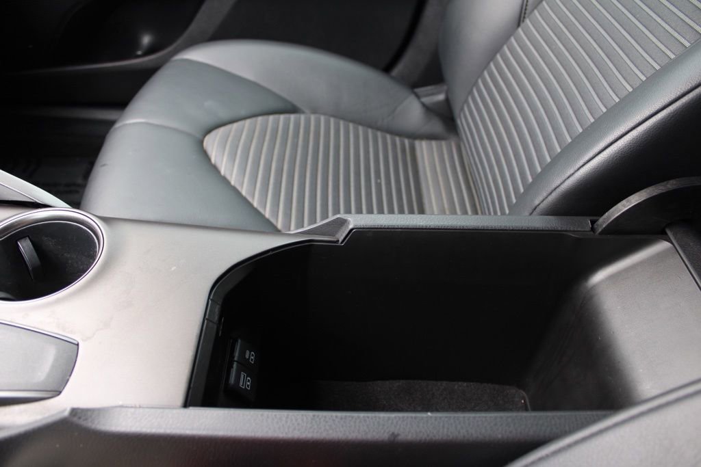 Used 2021 Toyota Camry SE w/ Blackout Package (TMS) image 38