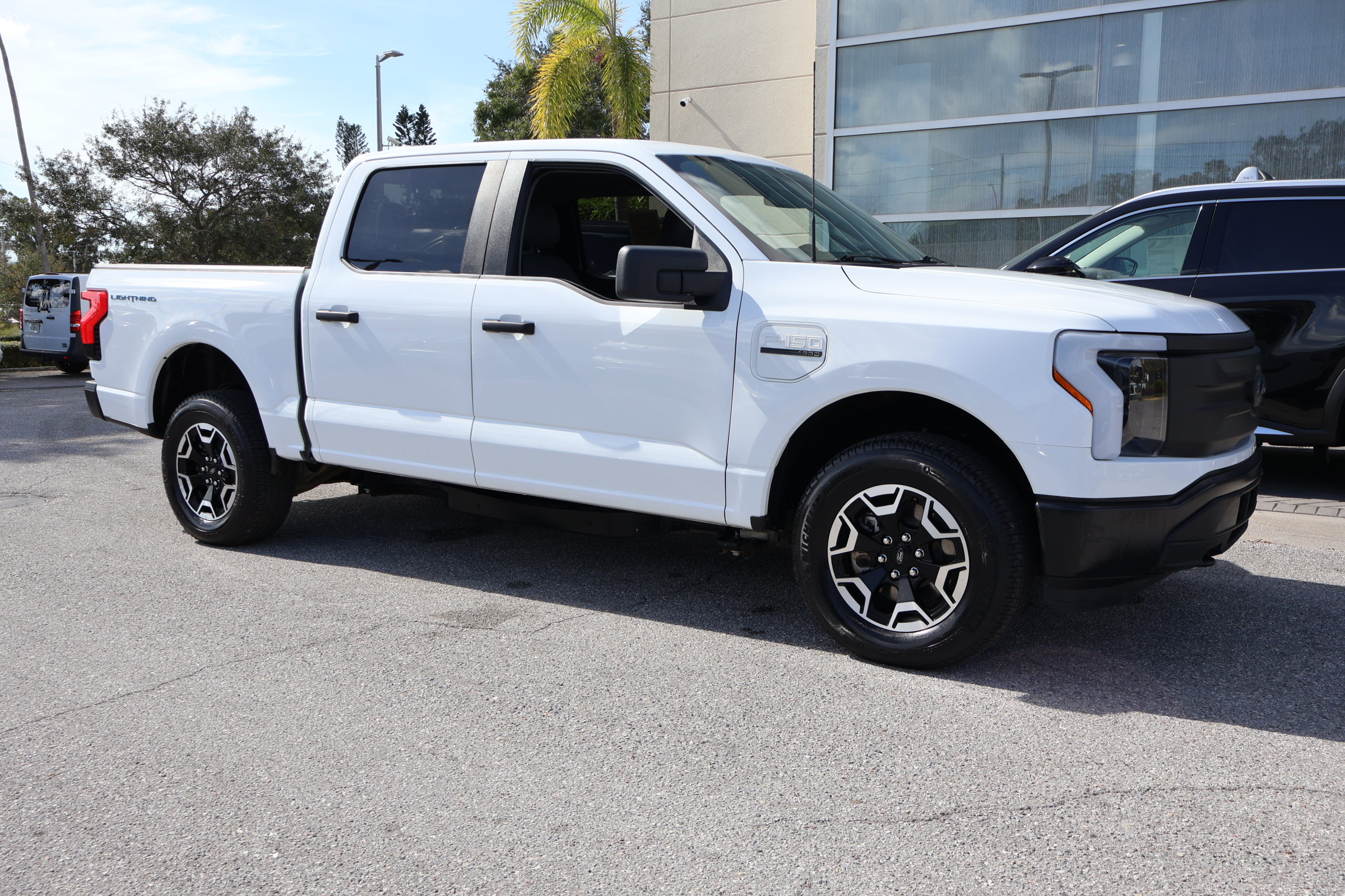 Used 2022 Ford F150 Lightning Pro image 10