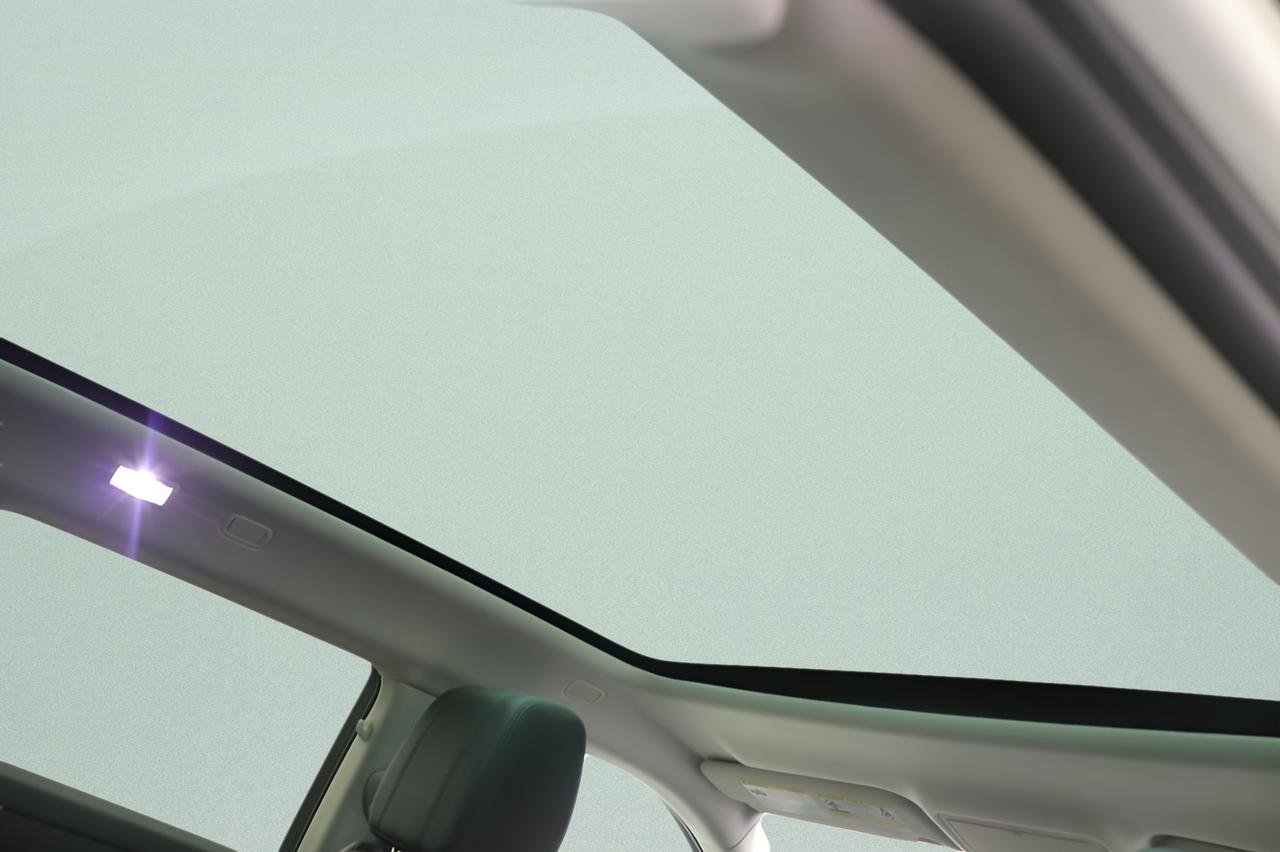 Used 2020 Land Rover Range Rover Evoque S image 23