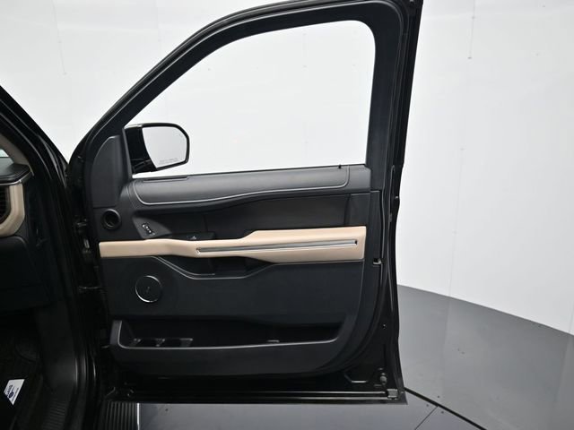 Used 2023 Ford Expedition Limited image 34