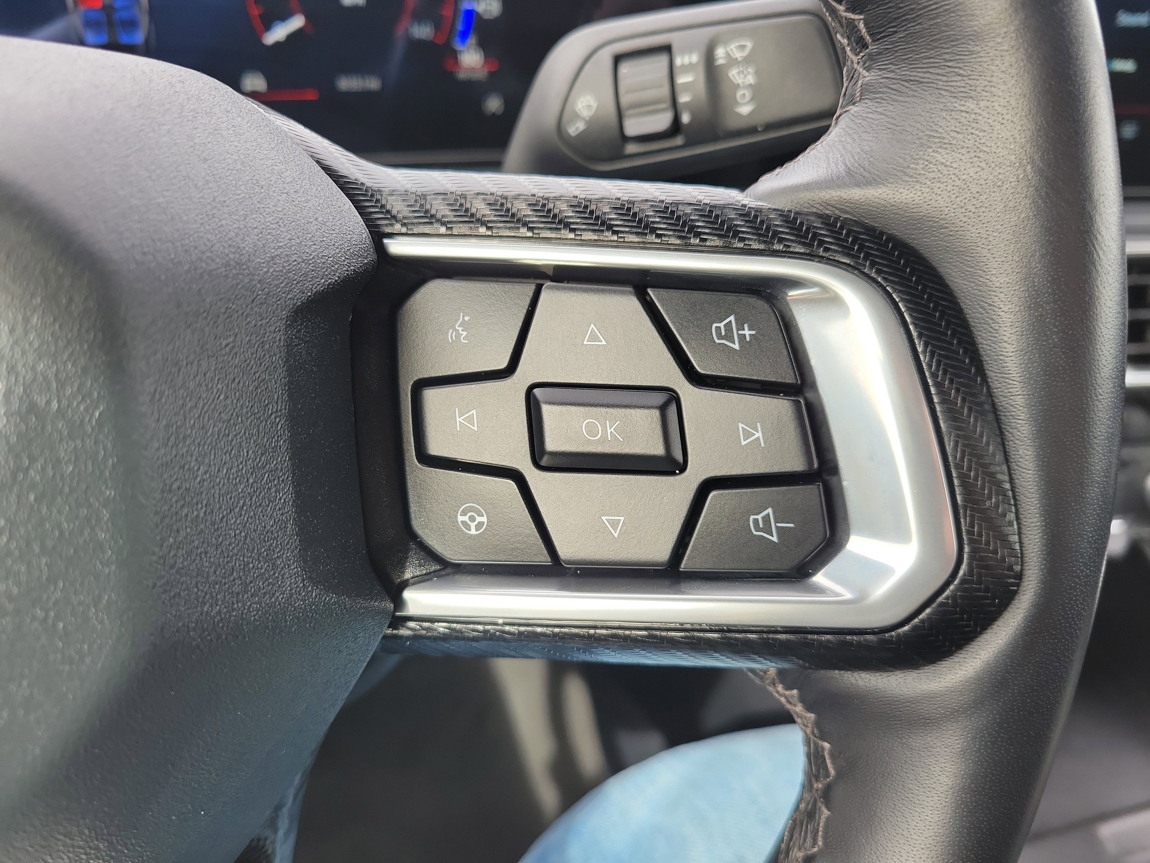 Used 2025 Ford Mustang Premium image 23